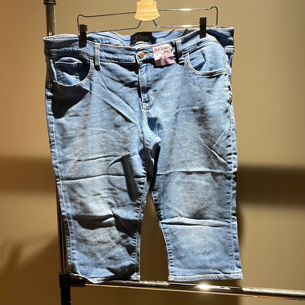 Old Navy Capri length jeans, Diva cut